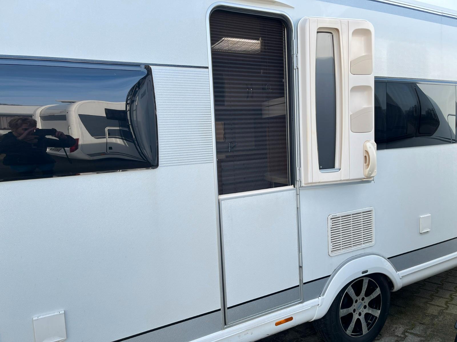 Hobby PREMIUM 560 CFE - Rundsitz/Franz.Bett/DuscheHobby PREMIUM 560 CFE - Rundsitz/Franz.Bett/Dusche