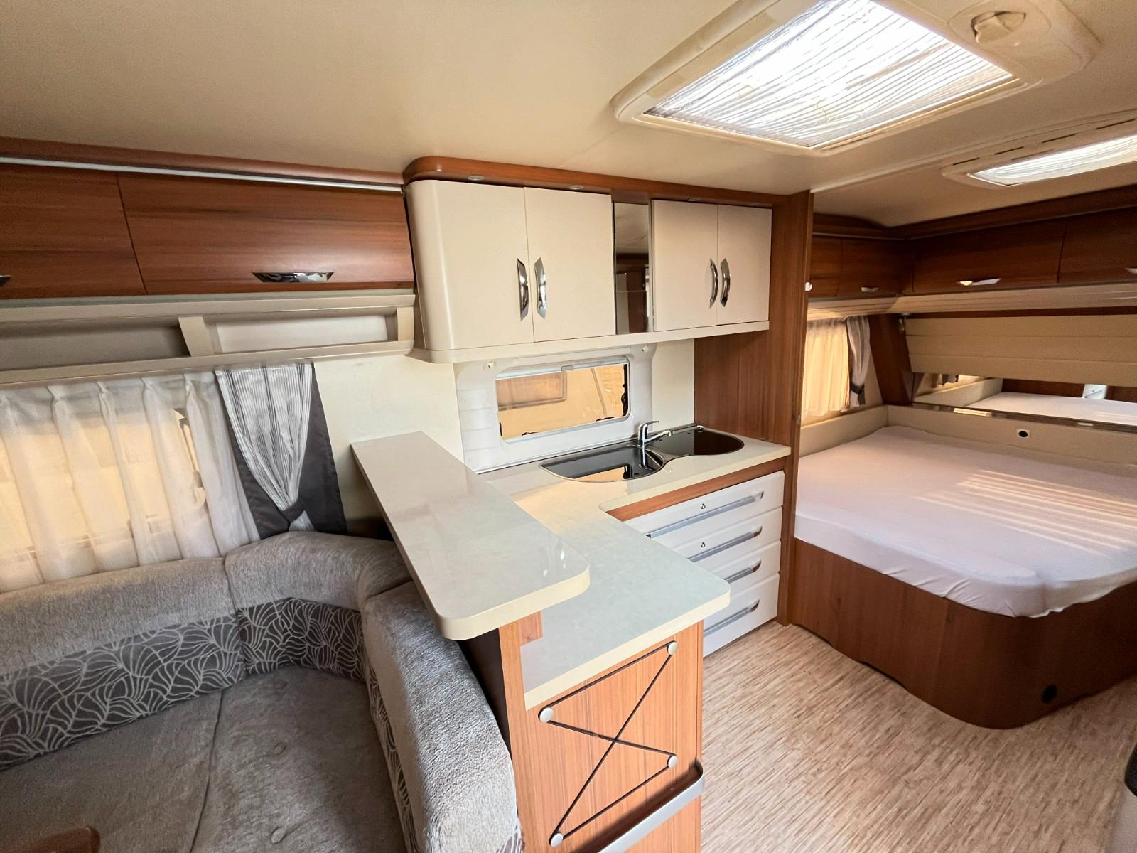 Hobby PREMIUM 560 CFE - Rundsitz/Franz.Bett/DuscheHobby PREMIUM 560 CFE - Rundsitz/Franz.Bett/Dusche