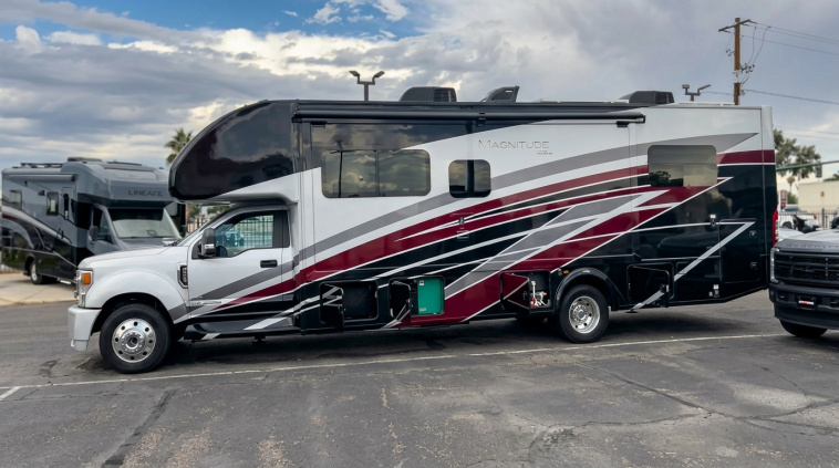 Thor Motor Coach MAGNITUDE LV35 - фото 2