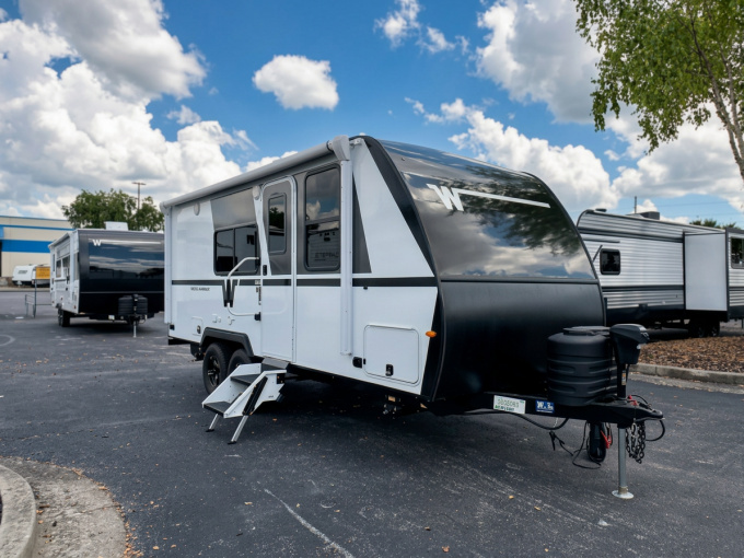 Winnebago MICRO MINNIE 2108DS - фото 1