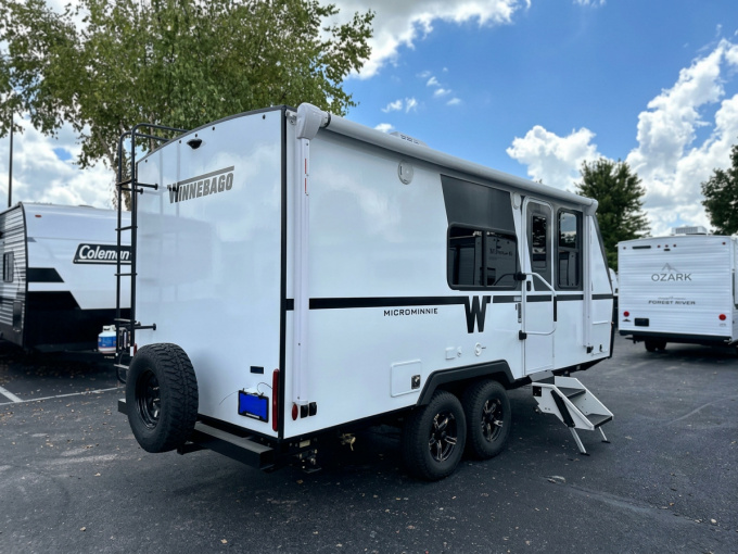 Winnebago MICRO MINNIE 2108DS - фото 2