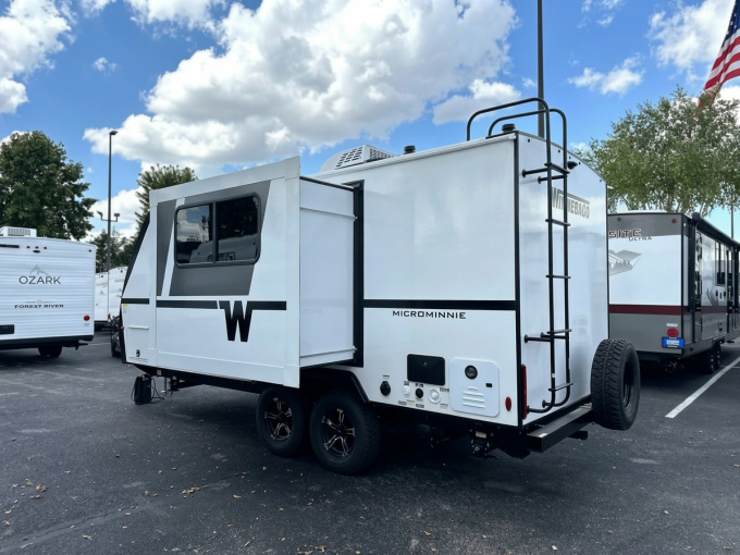 Winnebago MICRO MINNIE 2108DS - фото 3