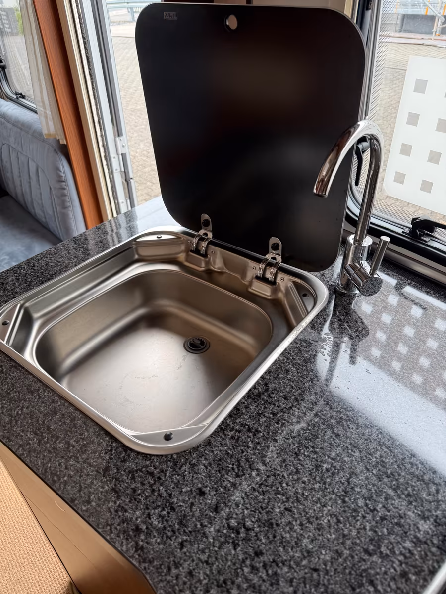 HYMER / ERIBA / HYMERCAR Nova S 540/Klima/Mover/MarkiseHYMER / ERIBA / HYMERCAR Nova S 540/Klima/Mover/Markise