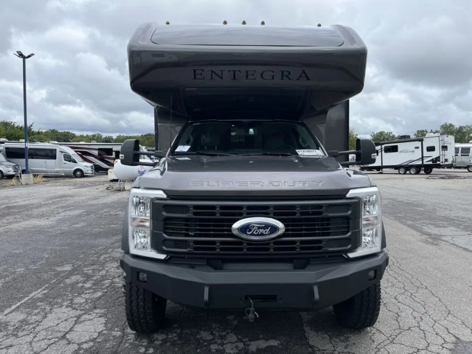 Entegra Coach Esteem XL 32U - фото 3