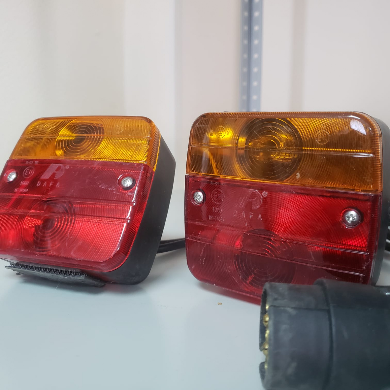 Дополнительные фонари для американского прицепа — Дом в дорогу